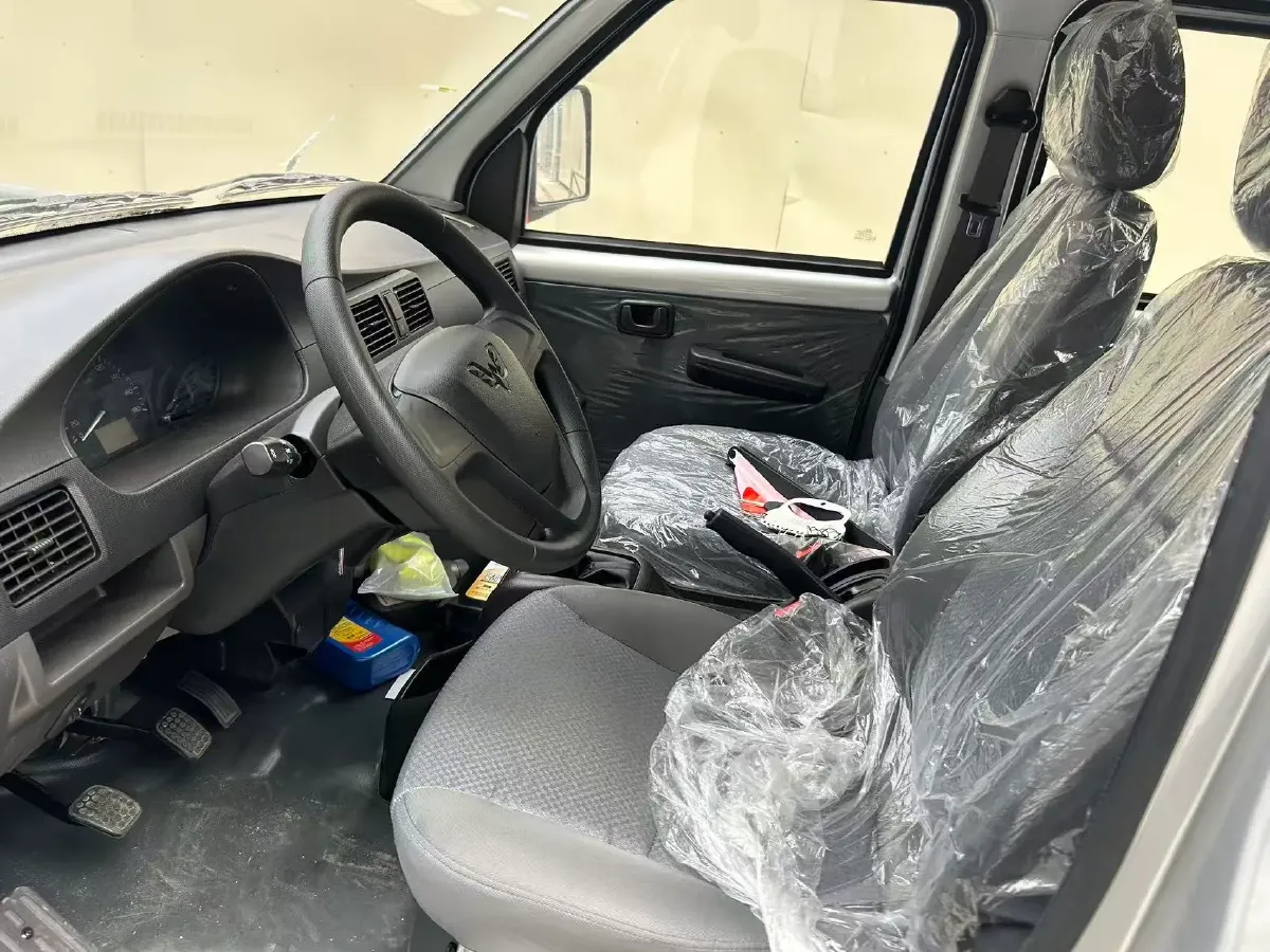 2022 WuLing RongGuang Mini Truck 1.5L 99HP L4 5MT,autocango,china used car exporter,china ev exporter,chinese used car exporter,chinese used ev exporter