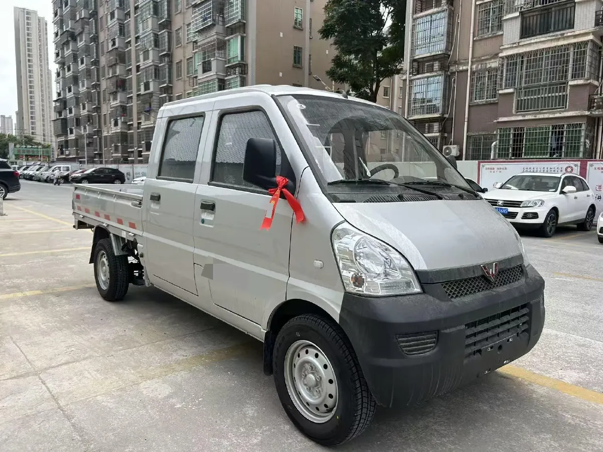 2022 WuLing RongGuang Mini Truck 1.5L 99HP L4 5MT,autocango,china used car exporter,china ev exporter,chinese used car exporter,chinese used ev exporter