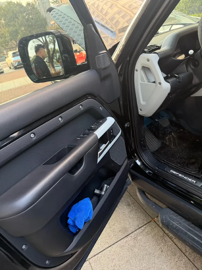 2021 Land Rover Defender 3.0T 400HP L6 8AT,autocango,china used car exporter,china ev exporter,chinese used car exporter,chinese used ev exporter