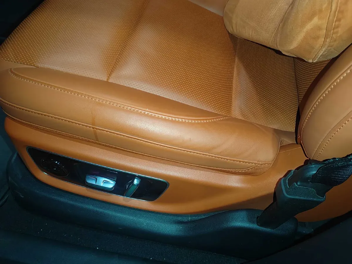 2023 Li L8 Range Extended 154HP REEV 40.9KWH,autocango,china used car exporter,china ev exporter,chinese used car exporter,chinese used ev exporter