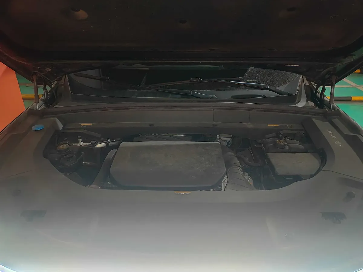 2023 Li L8 Range Extended 154HP REEV 40.9KWH,autocango,china used car exporter,china ev exporter,chinese used car exporter,chinese used ev exporter