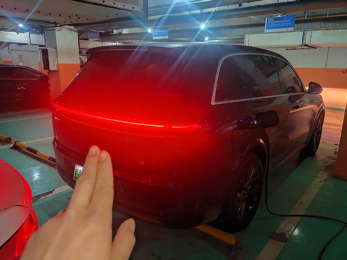 2023 Li L8 Range Extended 154HP REEV 40.9KWH,autocango,china used car exporter,china ev exporter,chinese used car exporter,chinese used ev exporter