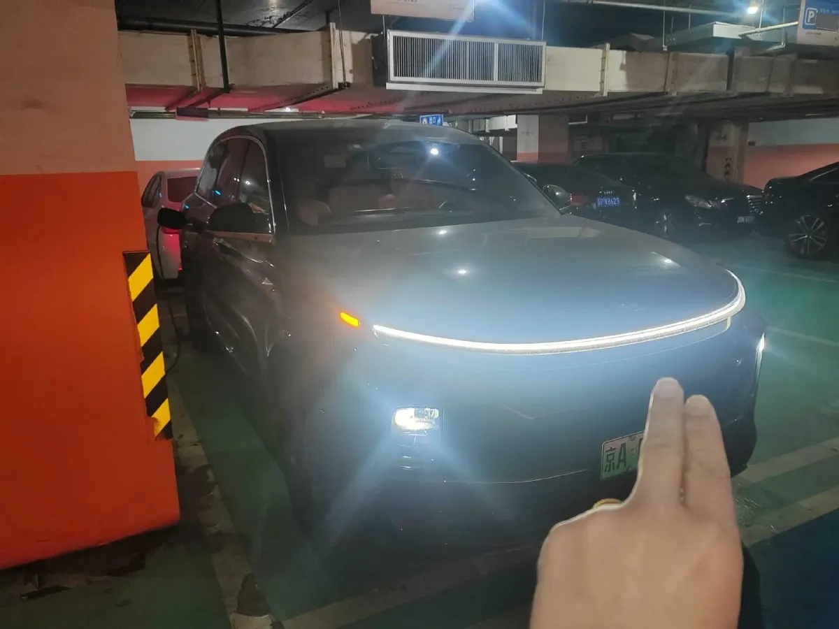 2023 Li L8 Range Extended 154HP REEV 40.9KWH,autocango,china used car exporter,china ev exporter,chinese used car exporter,chinese used ev exporter