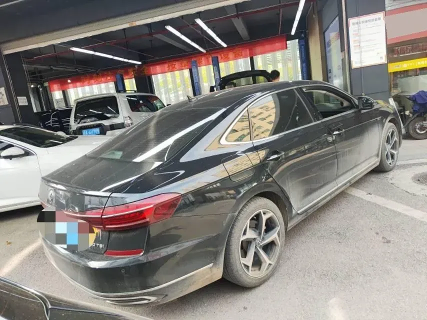 2024 Volkswagen Passat 2.0T 220HP L4 7DCT,autocango,china used car exporter,china ev exporter,chinese used car exporter,chinese used ev exporter