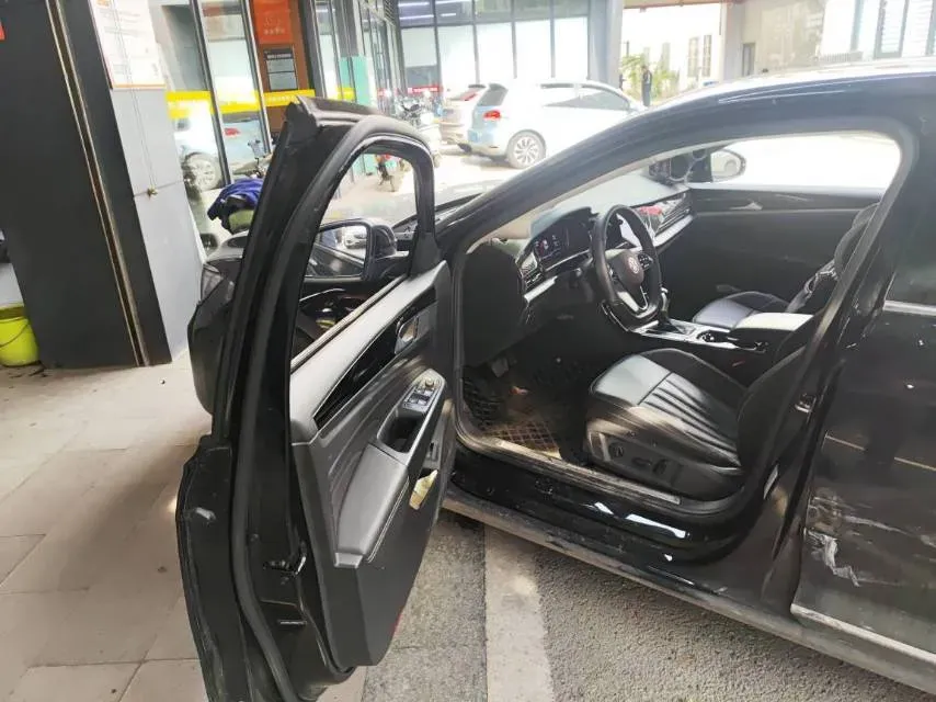 2024 Volkswagen Passat 2.0T 220HP L4 7DCT,autocango,china used car exporter,china ev exporter,chinese used car exporter,chinese used ev exporter