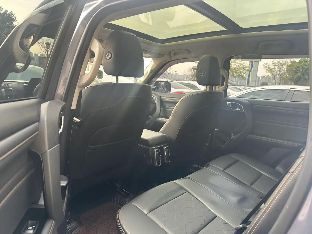 2024 Haval H6 2.0T 238HP L4 9DCT,autocango,china used car exporter,china ev exporter,chinese used car exporter,chinese used ev exporter