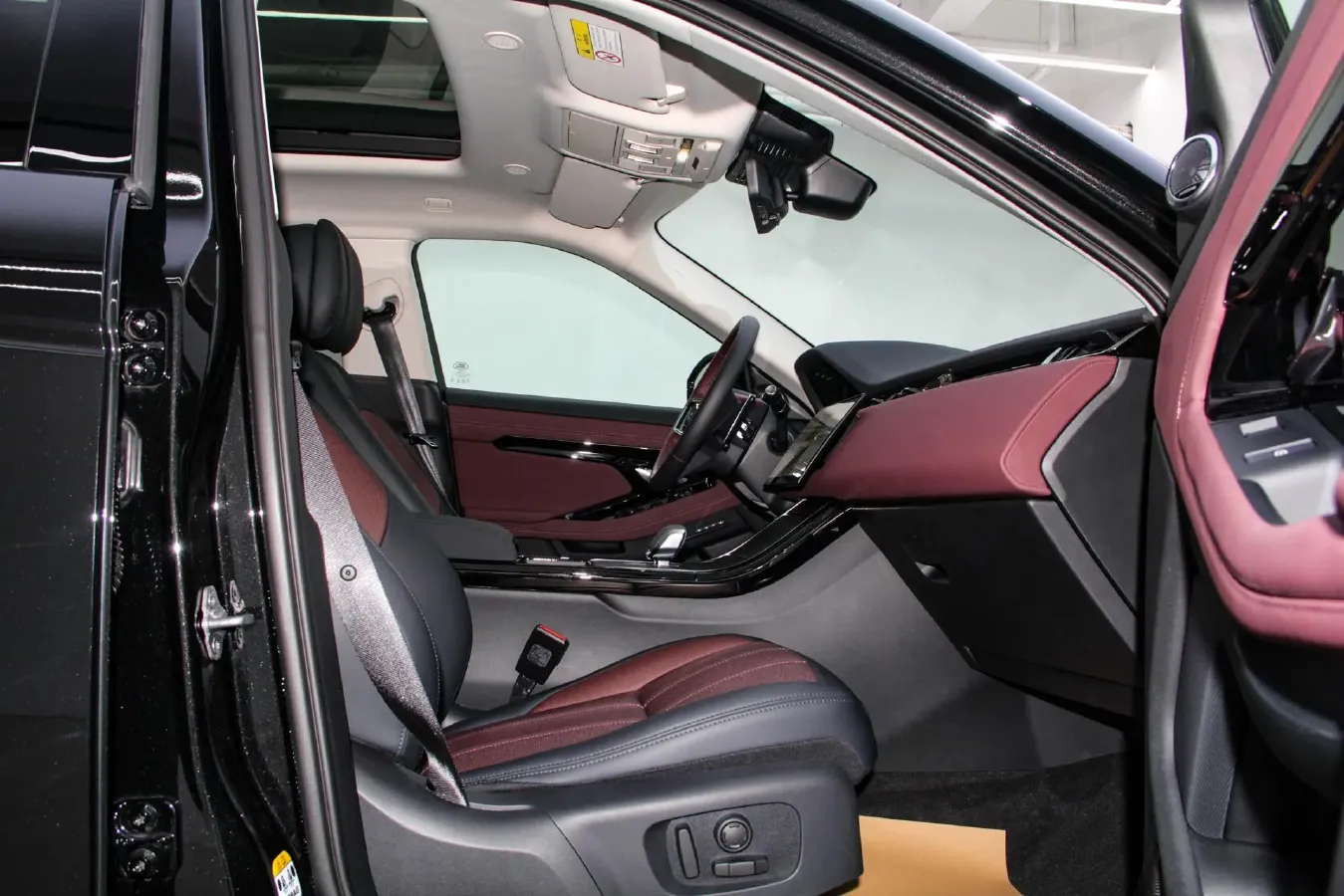 2024 Land Rover Range Rover Evoque 2.0T 249HP L4 9AT,autocango,china used car exporter,china ev exporter,chinese used car exporter,chinese used ev exporter