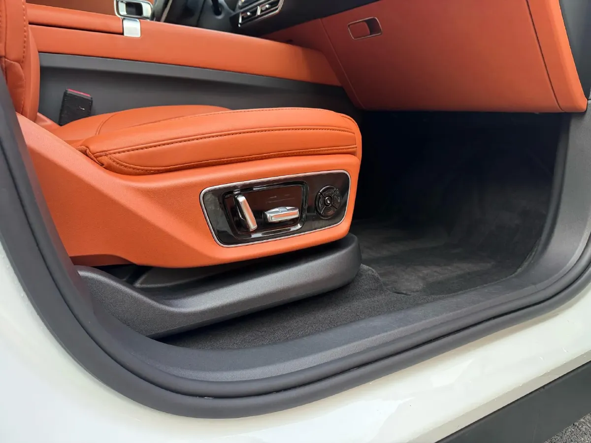 2023 Li L7 Range Extended 154HP REEV 40.9KWH,autocango,china used car exporter,china ev exporter,chinese used car exporter,chinese used ev exporter