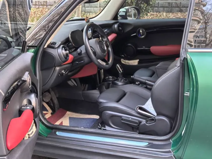 2021 MINI MINI 1.5T 136HP L3 7DCT,autocango,china used car exporter,china ev exporter,chinese used car exporter,chinese used ev exporter