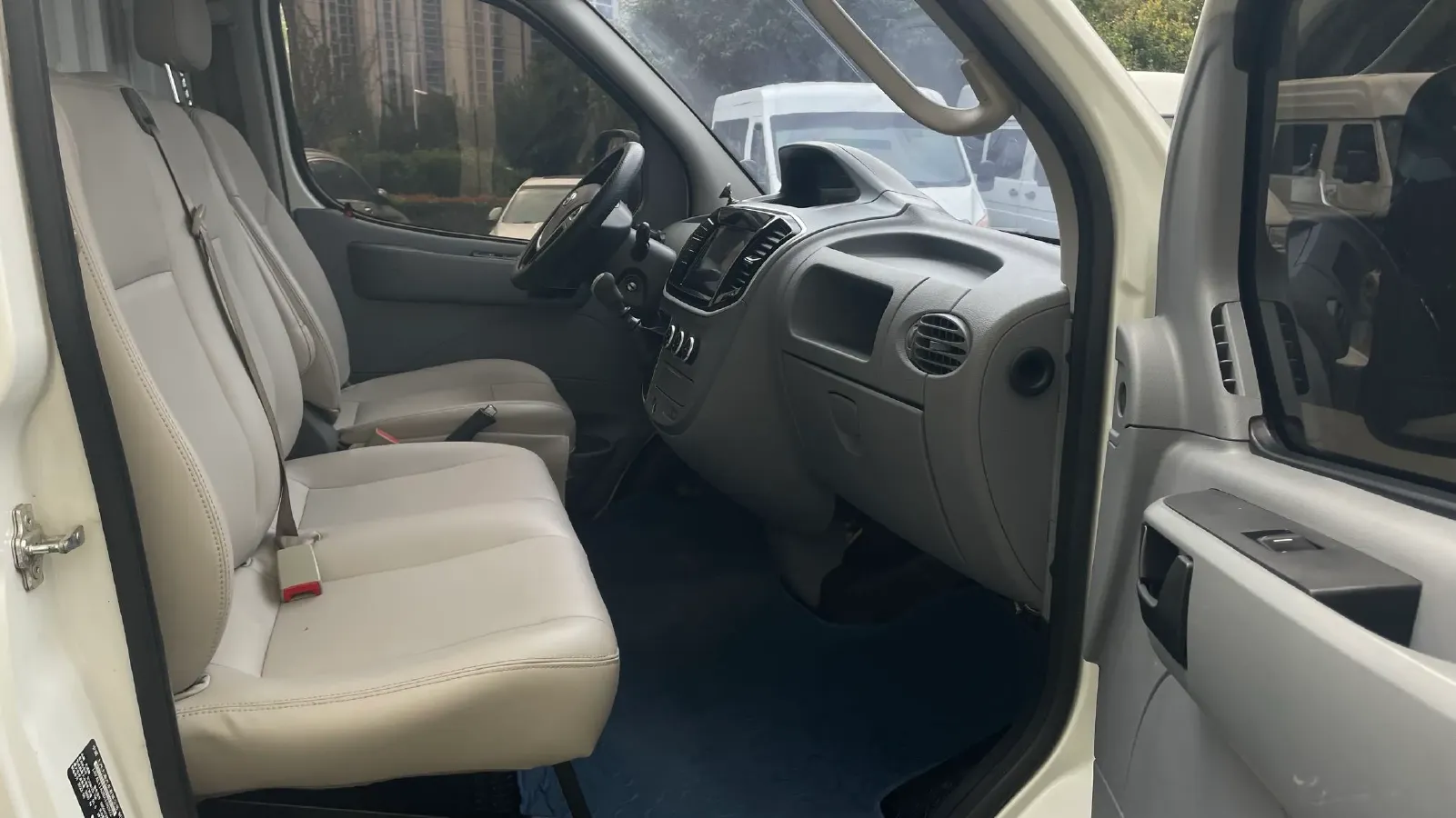 2023 DongFeng DFAC YuFeng 2.0T 136HP L4 6MT,autocango,china used car exporter,china ev exporter,chinese used car exporter,chinese used ev exporter