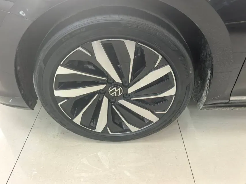 2024 Volkswagen Passat 2.0T 186HP L4 7DCT,autocango,china used car exporter,china ev exporter,chinese used car exporter,chinese used ev exporter