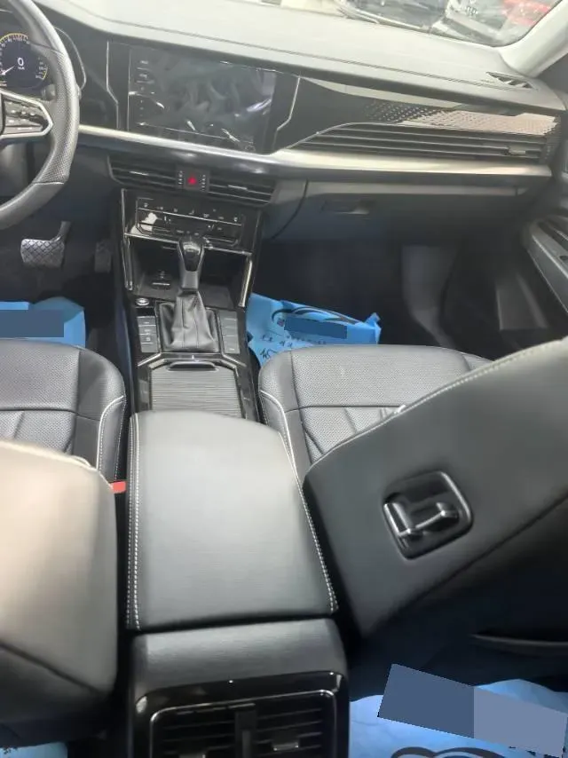 2024 Volkswagen Passat 2.0T 186HP L4 7DCT,autocango,china used car exporter,china ev exporter,chinese used car exporter,chinese used ev exporter