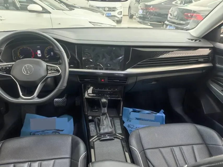 2024 Volkswagen Passat 2.0T 186HP L4 7DCT,autocango,china used car exporter,china ev exporter,chinese used car exporter,chinese used ev exporter