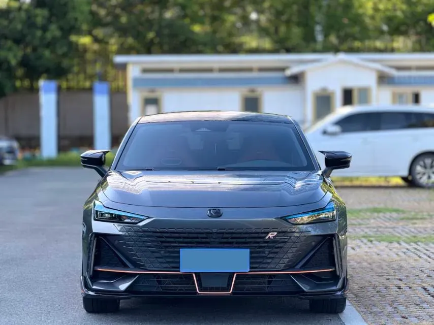 2023 ChangAn UNI-V 1.5T 188HP L4 7DCT,autocango,china used car exporter,china ev exporter,chinese used car exporter,chinese used ev exporter