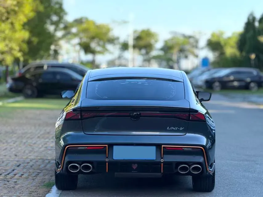 2023 ChangAn UNI-V 1.5T 188HP L4 7DCT,autocango,china used car exporter,china ev exporter,chinese used car exporter,chinese used ev exporter