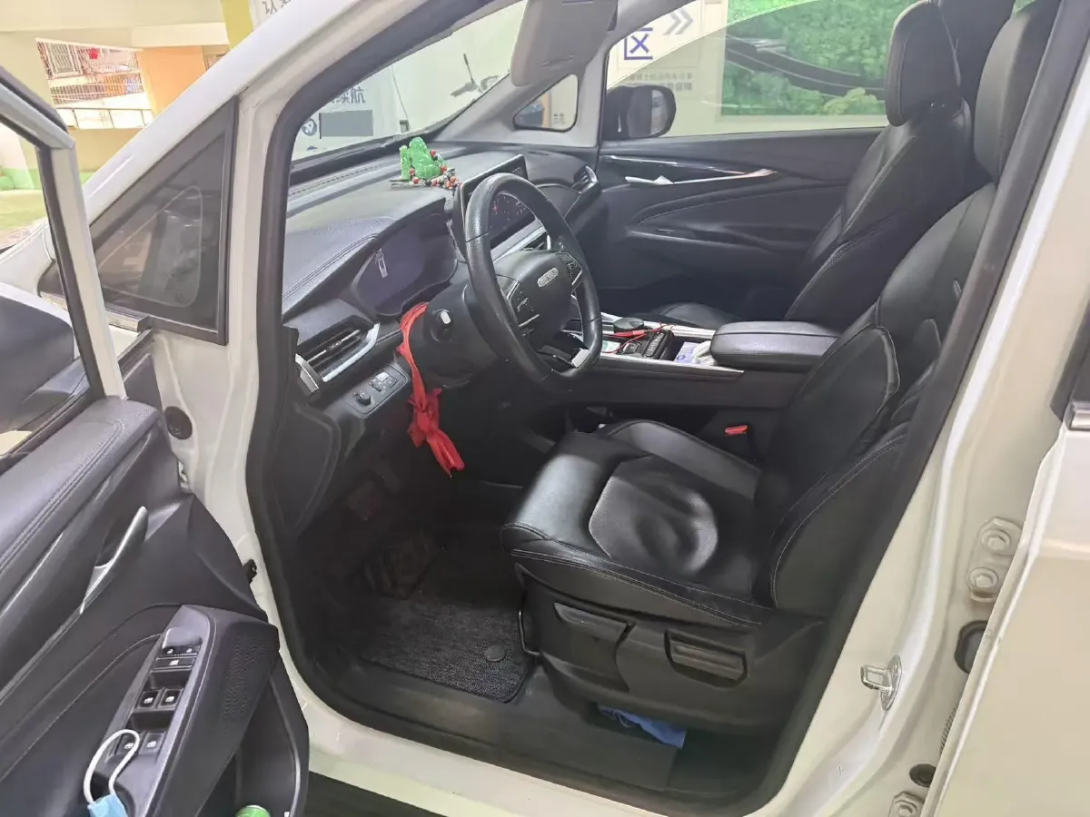 2022 MAXUS Euniq 5 BEV 70KWH,autocango,china used car exporter,china ev exporter,chinese used car exporter,chinese used ev exporter