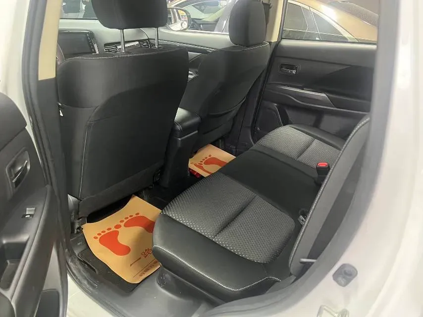 2021 Mitsubishi Outlander 2.0L 166HP L4 CVT,autocango,china used car exporter,china ev exporter,chinese used car exporter,chinese used ev exporter