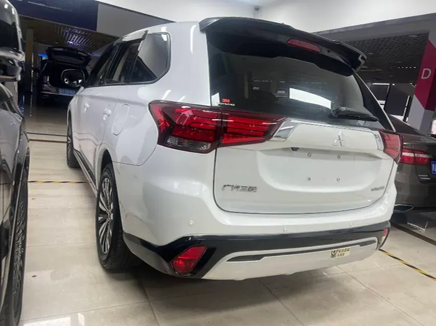 2021 Mitsubishi Outlander 2.0L 166HP L4 CVT,autocango,china used car exporter,china ev exporter,chinese used car exporter,chinese used ev exporter