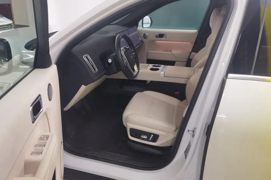 2024 Li L8 Range Extended 154HP REEV 42.8KWH,autocango,china used car exporter,china ev exporter,chinese used car exporter,chinese used ev exporter