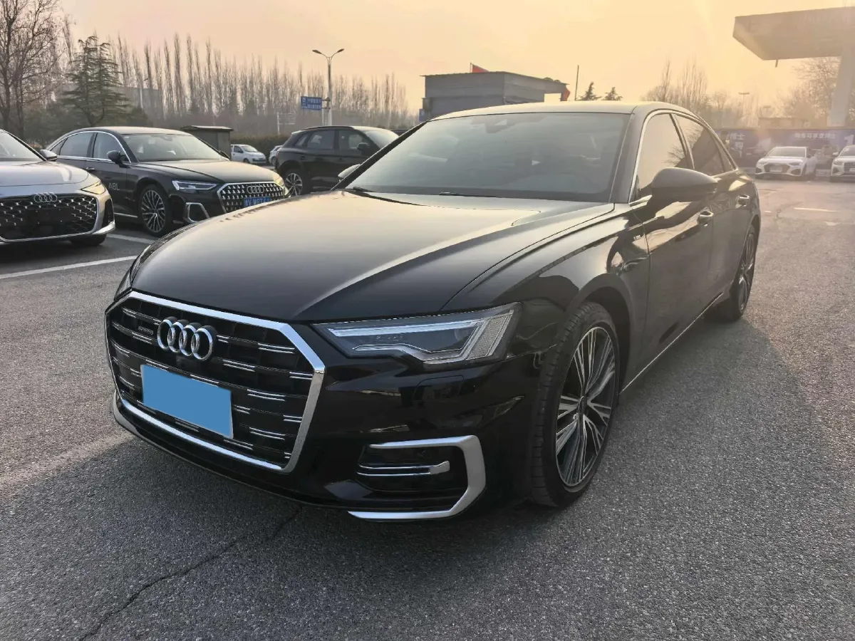 2023 Audi A6L 2.0T 245HP L4 7DCT,autocango,china used car exporter,china ev exporter,chinese used car exporter,chinese used ev exporter