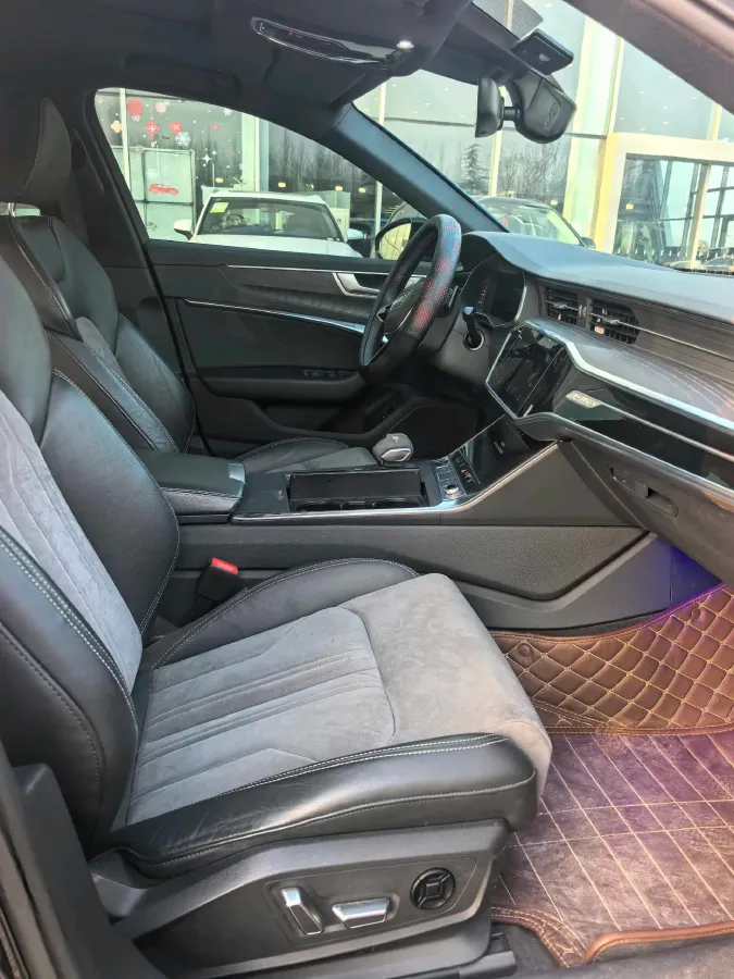 2023 Audi A6L 2.0T 245HP L4 7DCT,autocango,china used car exporter,china ev exporter,chinese used car exporter,chinese used ev exporter
