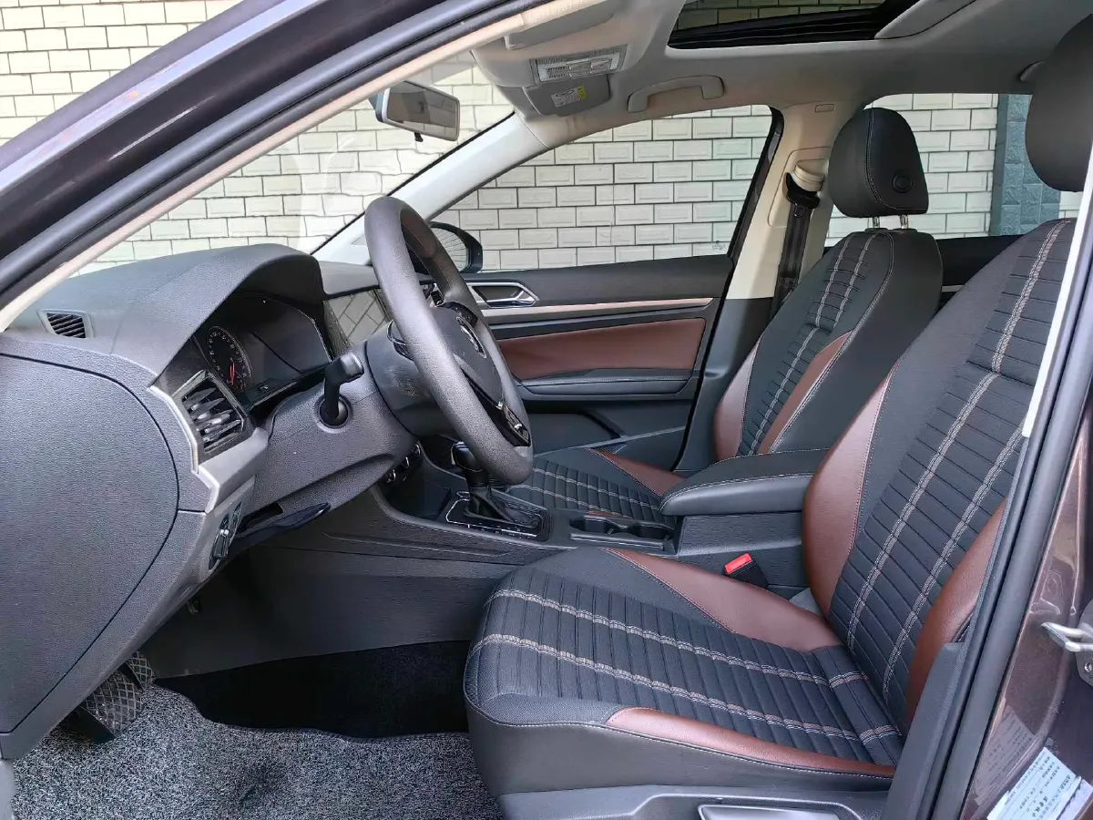 2018 Skoda Karoq 1.4T 150HP L4 7DCT,autocango,china used car exporter,china ev exporter,chinese used car exporter,chinese used ev exporter