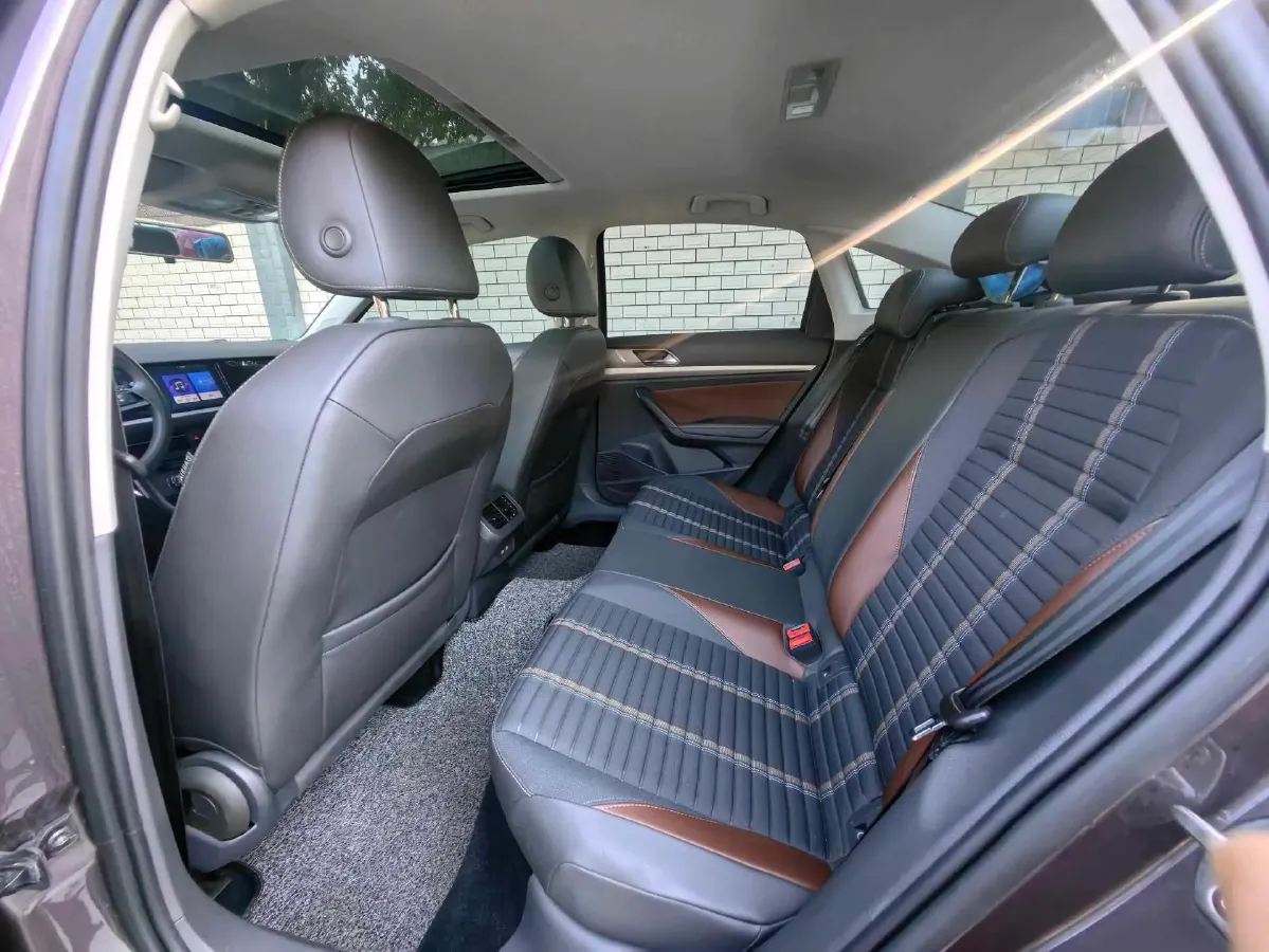 2018 Skoda Karoq 1.4T 150HP L4 7DCT,autocango,china used car exporter,china ev exporter,chinese used car exporter,chinese used ev exporter