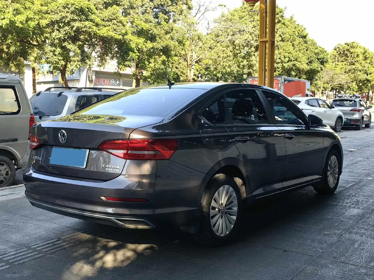 2018 Skoda Karoq 1.4T 150HP L4 7DCT,autocango,china used car exporter,china ev exporter,chinese used car exporter,chinese used ev exporter