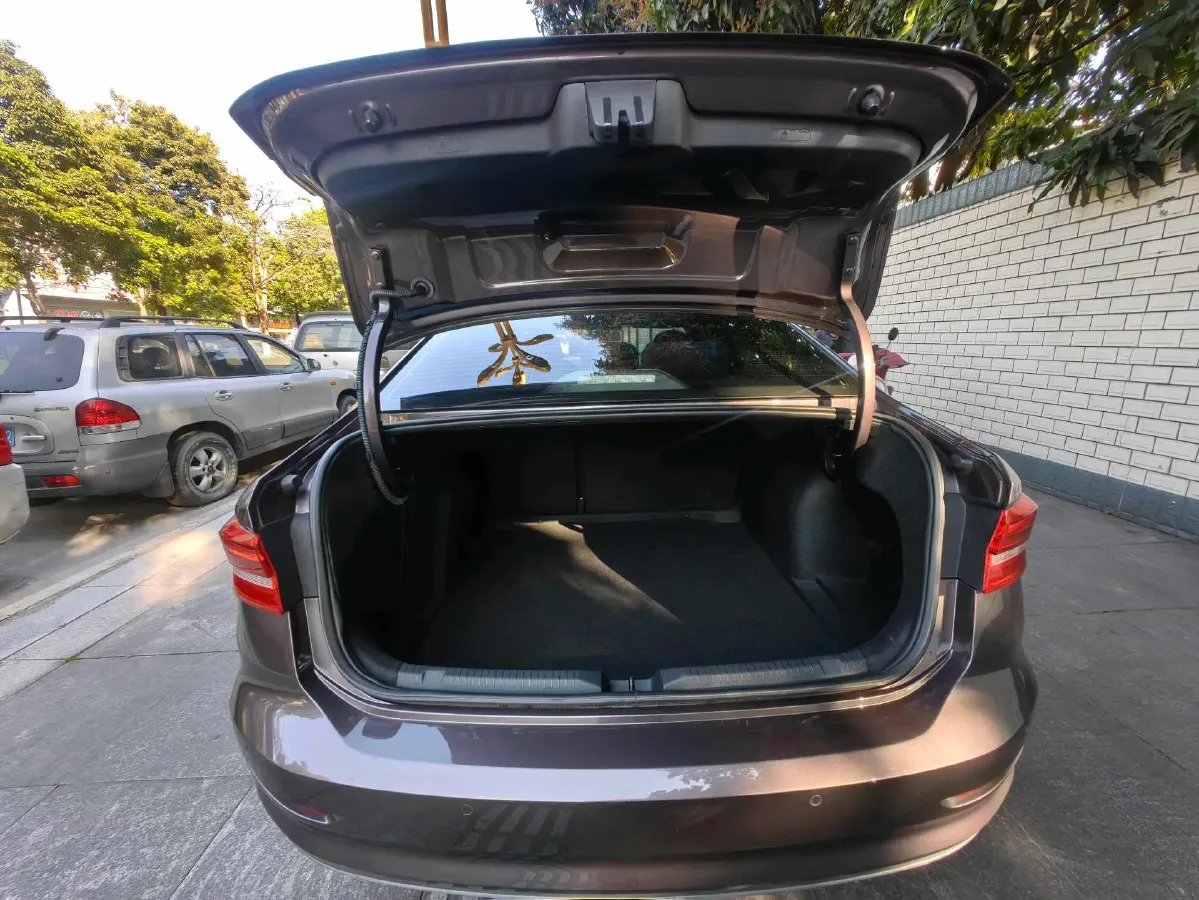 2018 Skoda Karoq 1.4T 150HP L4 7DCT,autocango,china used car exporter,china ev exporter,chinese used car exporter,chinese used ev exporter