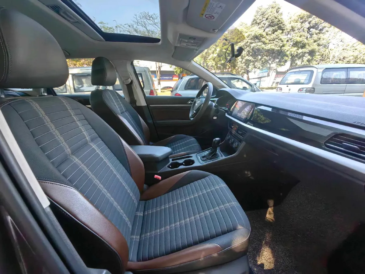 2018 Skoda Karoq 1.4T 150HP L4 7DCT,autocango,china used car exporter,china ev exporter,chinese used car exporter,chinese used ev exporter