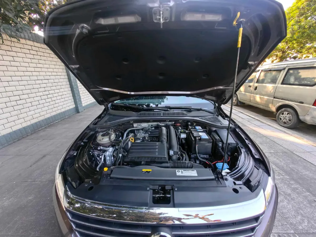 2018 Skoda Karoq 1.4T 150HP L4 7DCT,autocango,china used car exporter,china ev exporter,chinese used car exporter,chinese used ev exporter