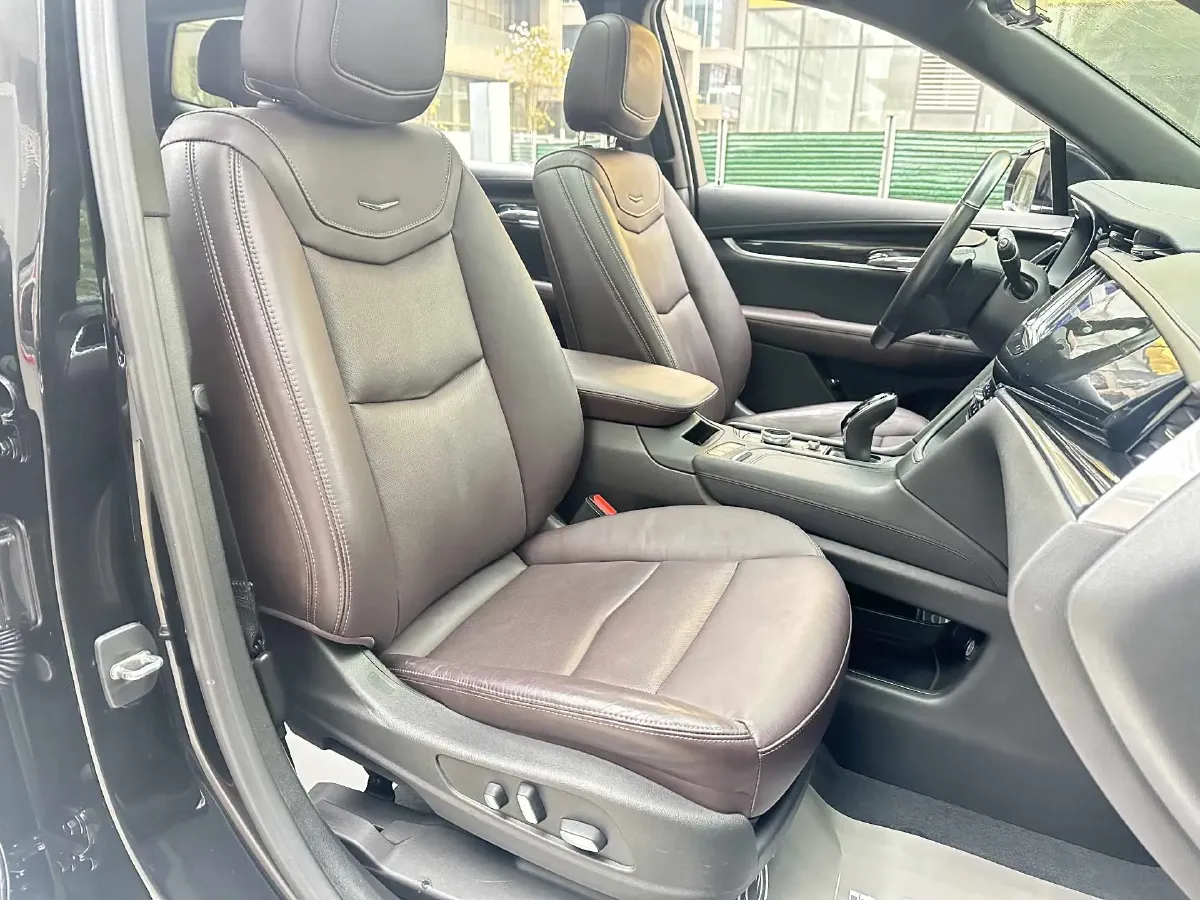 2022 Cadillac XT6 2.0T 237HP L4 9AT,autocango,china used car exporter,china ev exporter,chinese used car exporter,chinese used ev exporter