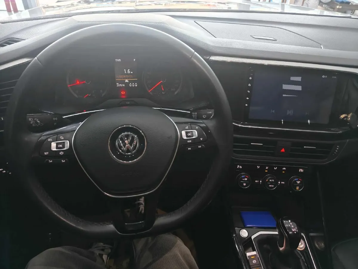 2019 Jeep Cherokee 2.0T 234HP L4 9AT,autocango,china used car exporter,china ev exporter,chinese used car exporter,chinese used ev exporter