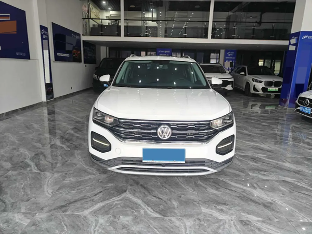 2019 Jeep Cherokee 2.0T 234HP L4 9AT,autocango,china used car exporter,china ev exporter,chinese used car exporter,chinese used ev exporter