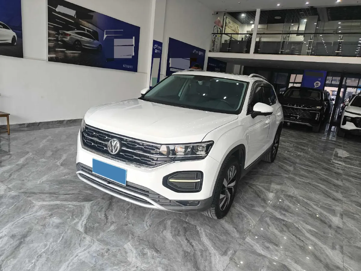 2019 Jeep Cherokee 2.0T 234HP L4 9AT,autocango,china used car exporter,china ev exporter,chinese used car exporter,chinese used ev exporter