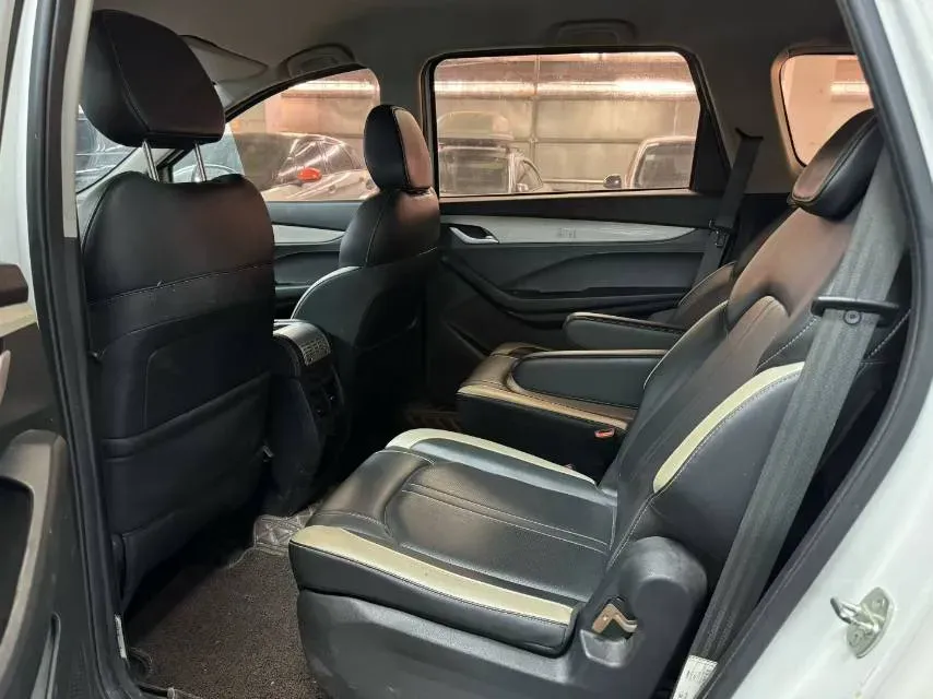 2019 BaoJun 360 1.5L 105HP L4 6MT,autocango,china used car exporter,china ev exporter,chinese used car exporter,chinese used ev exporter