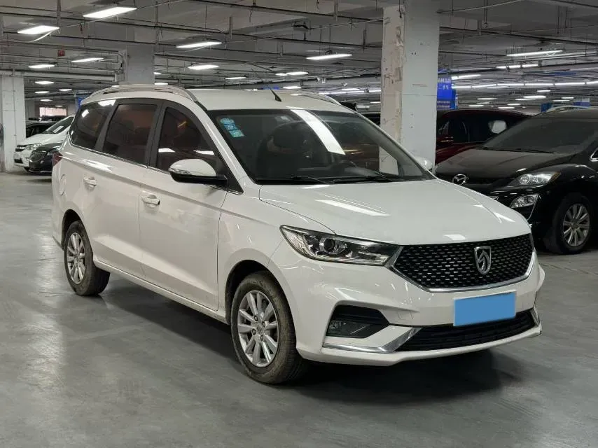 2019 BaoJun 360 1.5L 105HP L4 6MT,autocango,china used car exporter,china ev exporter,chinese used car exporter,chinese used ev exporter