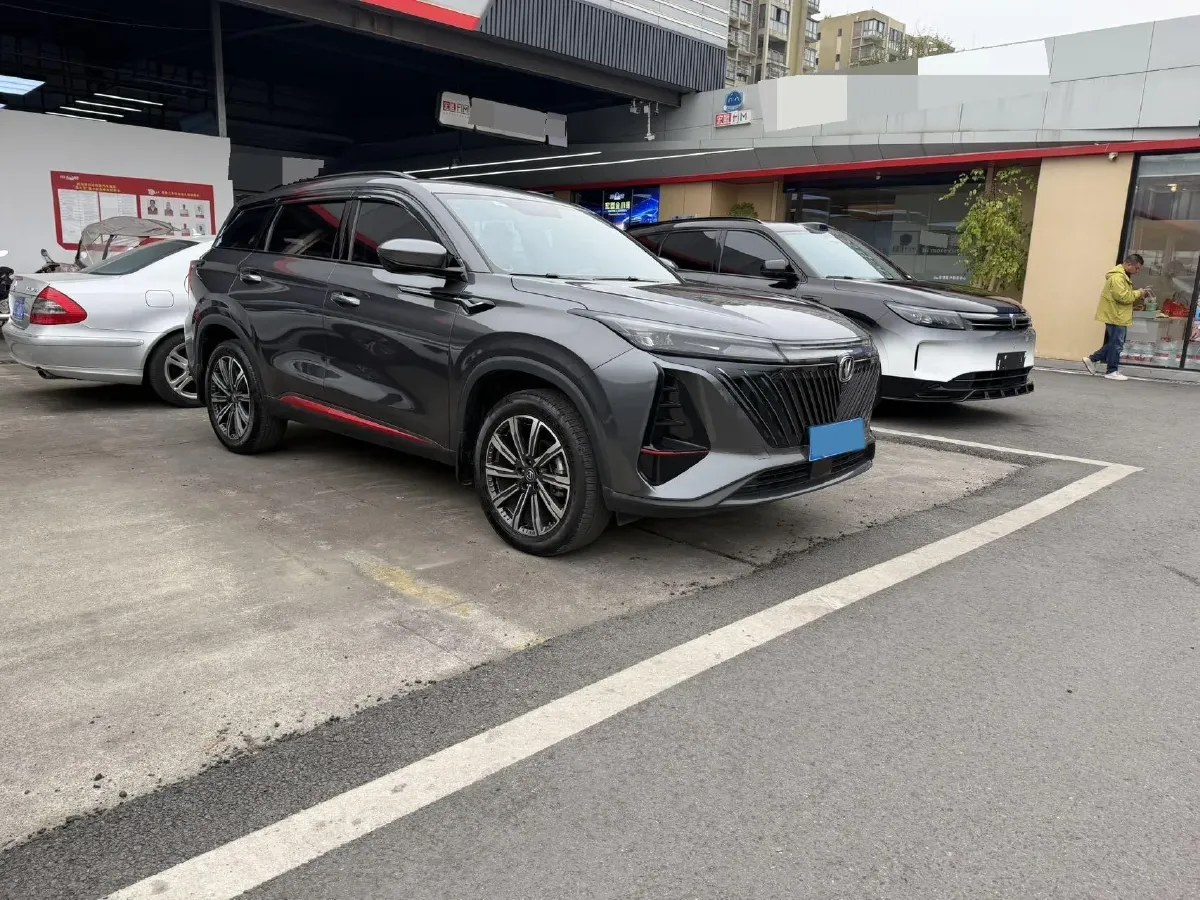 2022 ChangAn CS75 Plus 1.5T 188HP L4 8AT,autocango,china used car exporter,china ev exporter,chinese used car exporter,chinese used ev exporter