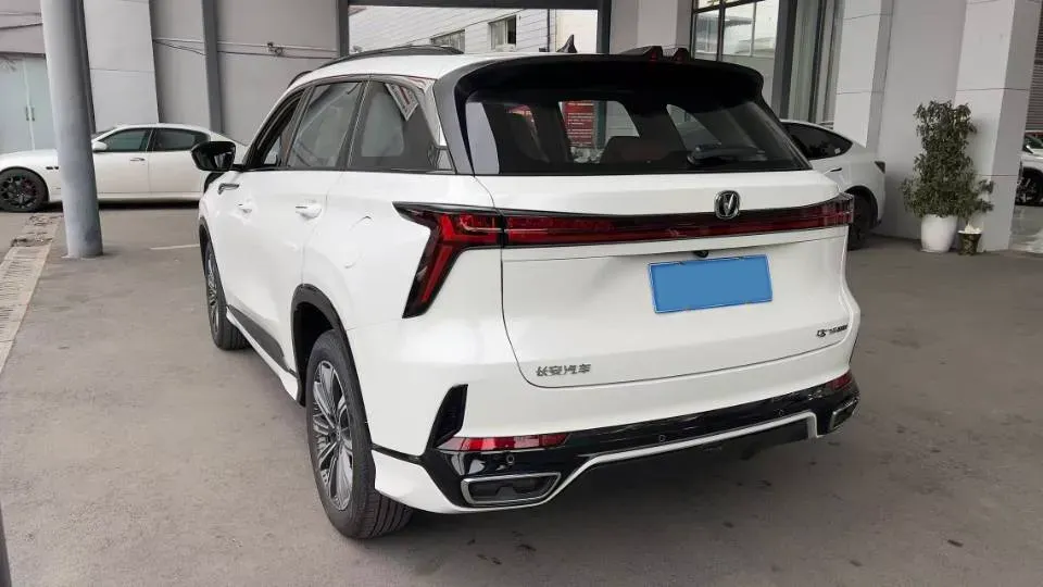 2024 ChangAn CS75 Plus 1.5T 188HP L4 8AT,autocango,china used car exporter,china ev exporter,chinese used car exporter,chinese used ev exporter
