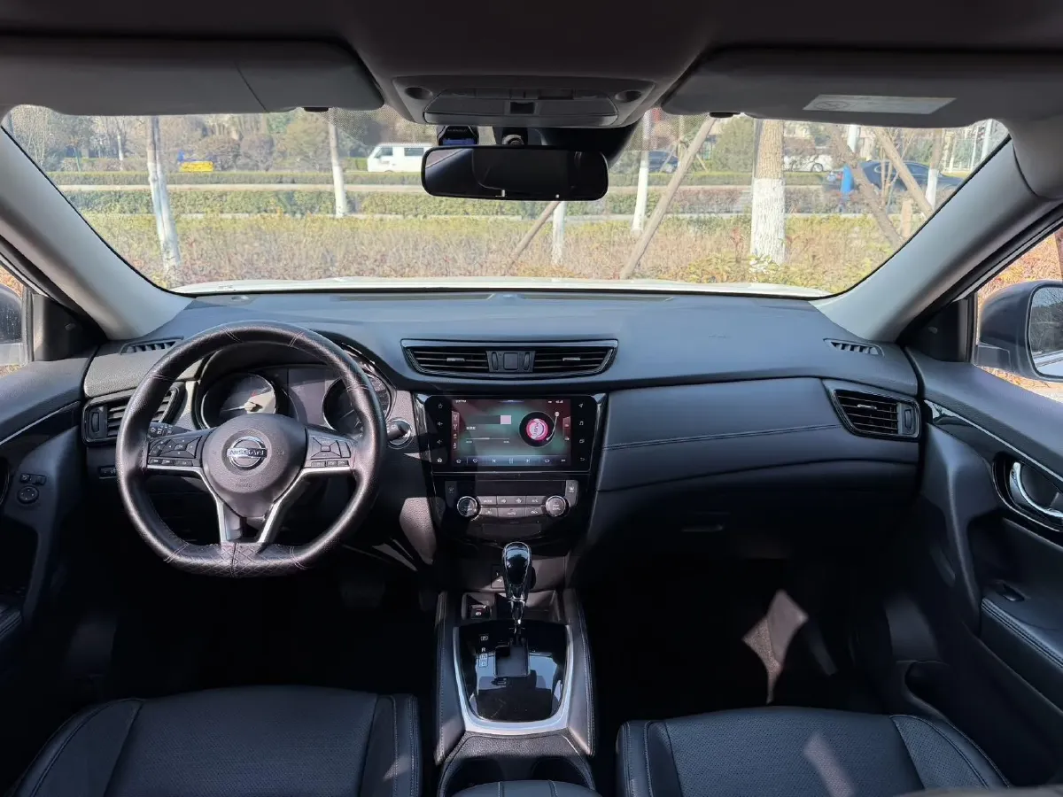 2020 Nissan X-Trail 2.0L 154HP L4 CVT,autocango,china used car exporter,china ev exporter,chinese used car exporter,chinese used ev exporter