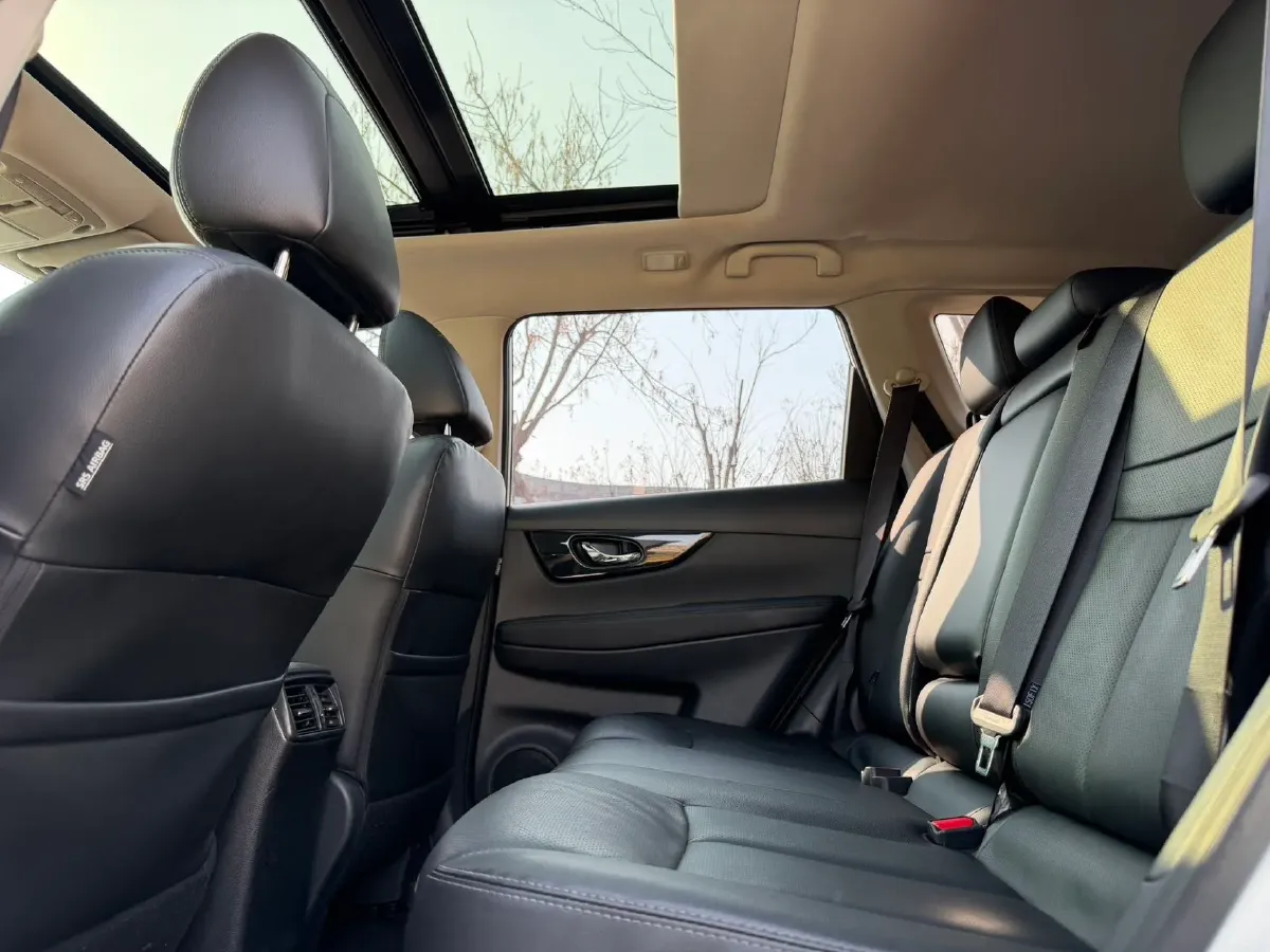 2020 Nissan X-Trail 2.0L 154HP L4 CVT,autocango,china used car exporter,china ev exporter,chinese used car exporter,chinese used ev exporter