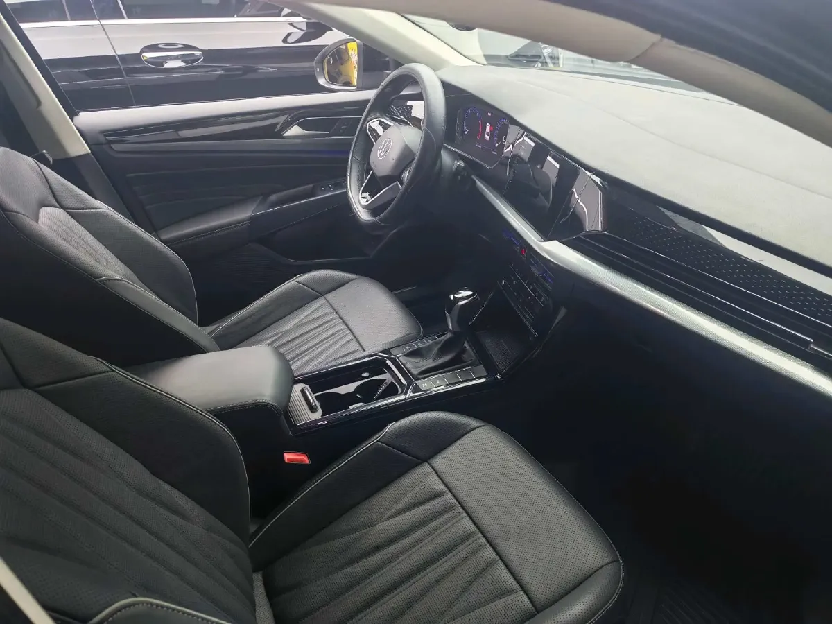 2023 Volkswagen Passat 2.0T 186HP L4 7DCT,autocango,china used car exporter,china ev exporter,chinese used car exporter,chinese used ev exporter