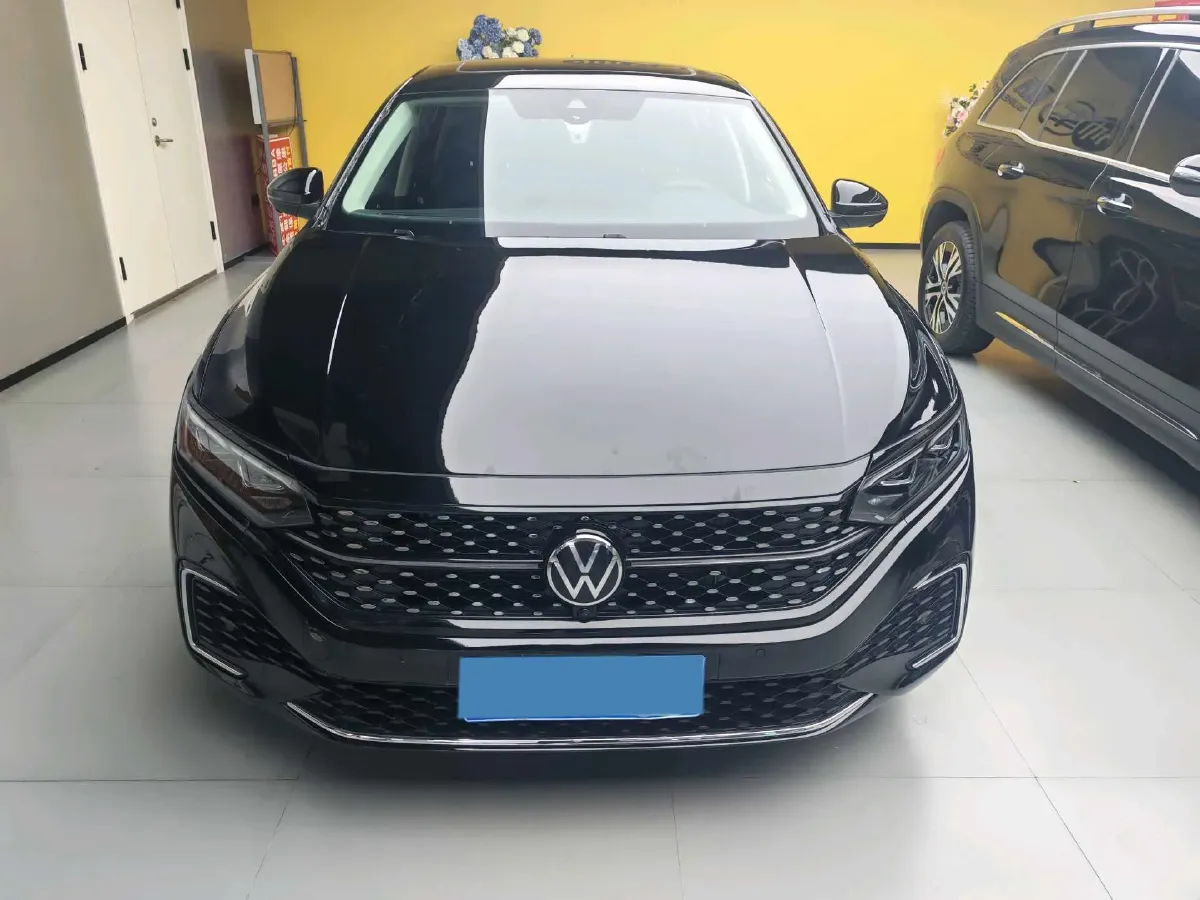 2023 Volkswagen Passat 2.0T 186HP L4 7DCT,autocango,china used car exporter,china ev exporter,chinese used car exporter,chinese used ev exporter