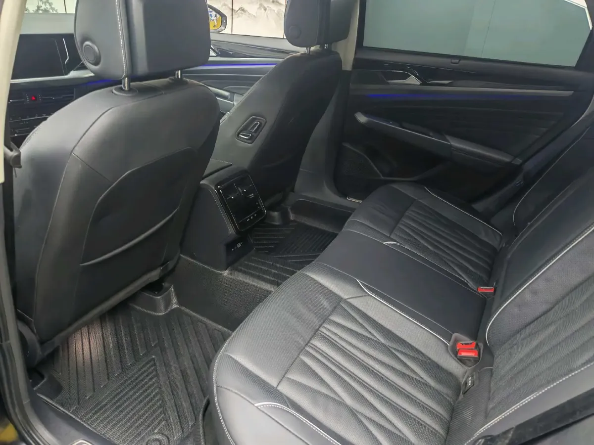 2023 Volkswagen Passat 2.0T 186HP L4 7DCT,autocango,china used car exporter,china ev exporter,chinese used car exporter,chinese used ev exporter