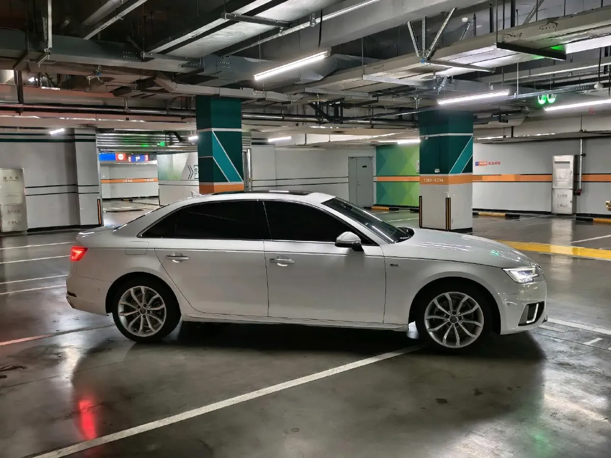 2019 Audi A4L 2.0T 190HP L4 7DCT,autocango,china used car exporter,china ev exporter,chinese used car exporter,chinese used ev exporter