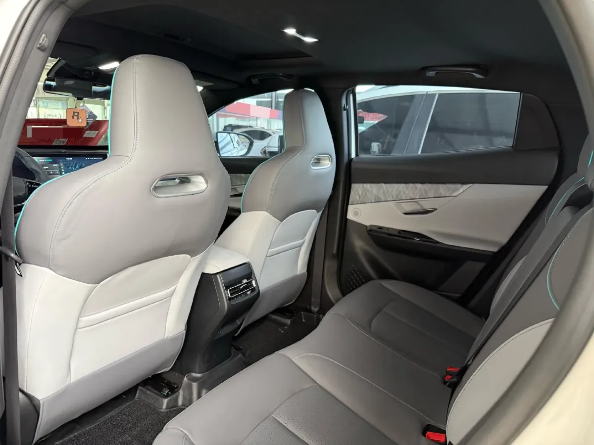 2023 ChangAn UNI-T 1.5T 188HP L4 7DCT,autocango,china used car exporter,china ev exporter,chinese used car exporter,chinese used ev exporter