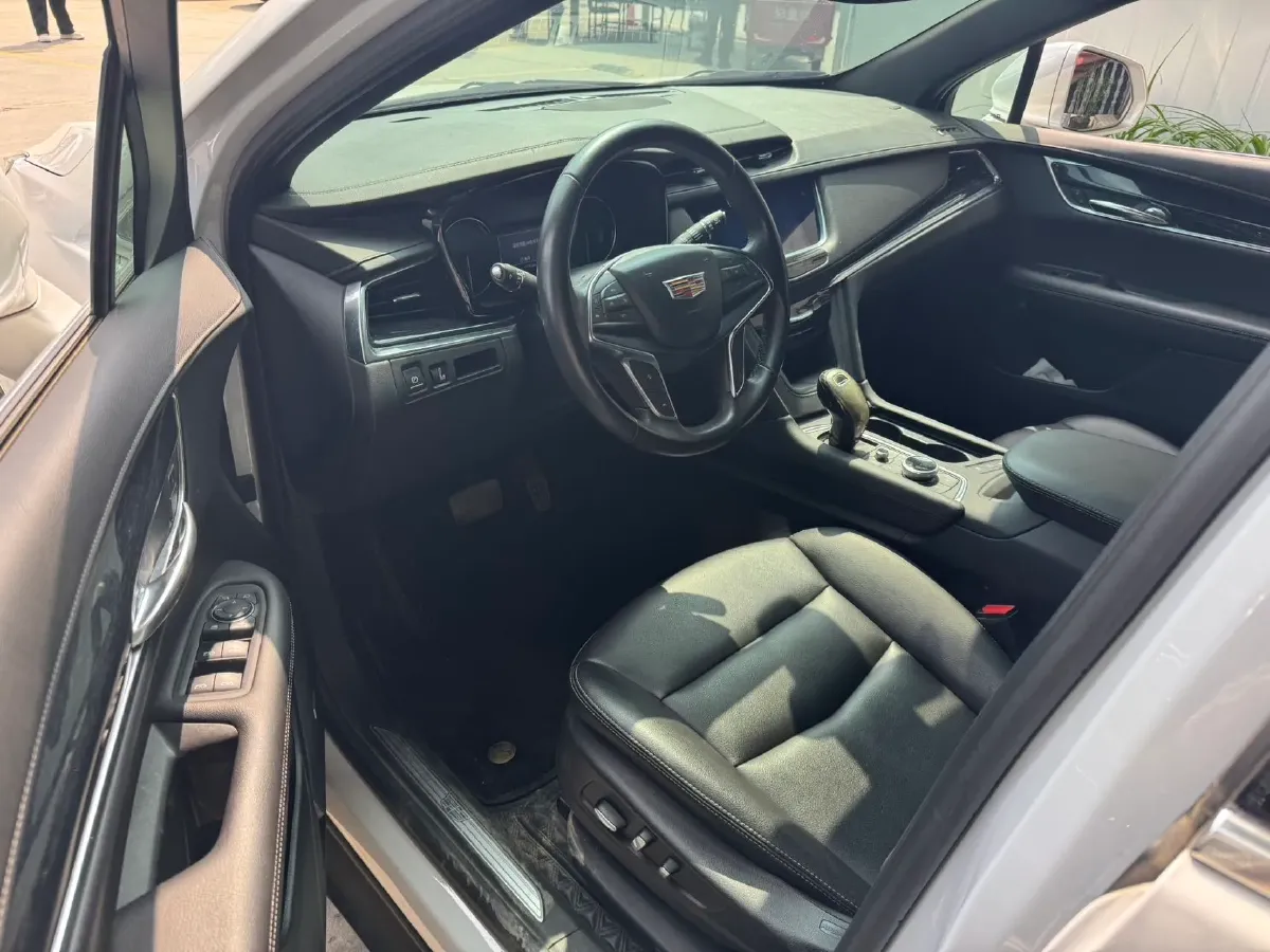 2023 Cadillac XT5 2.0T 237HP L4 9AT,autocango,china used car exporter,china ev exporter,chinese used car exporter,chinese used ev exporter