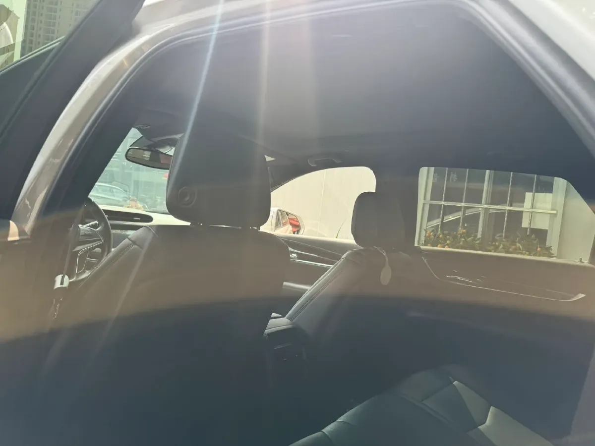 2023 Cadillac XT5 2.0T 237HP L4 9AT,autocango,china used car exporter,china ev exporter,chinese used car exporter,chinese used ev exporter