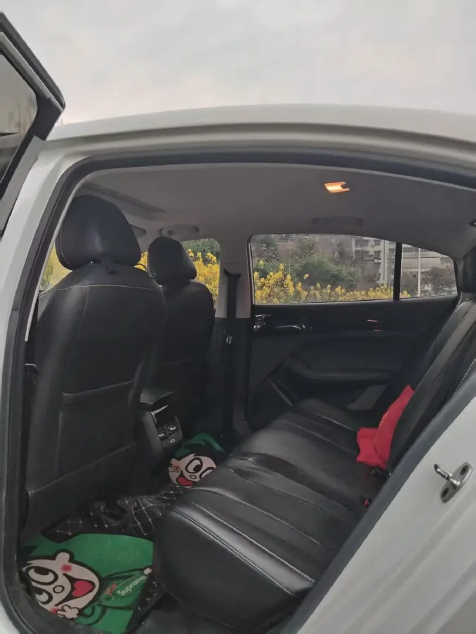 2021 Roewe i5 1.5L 120HP L4 5MT,autocango,china used car exporter,china ev exporter,chinese used car exporter,chinese used ev exporter