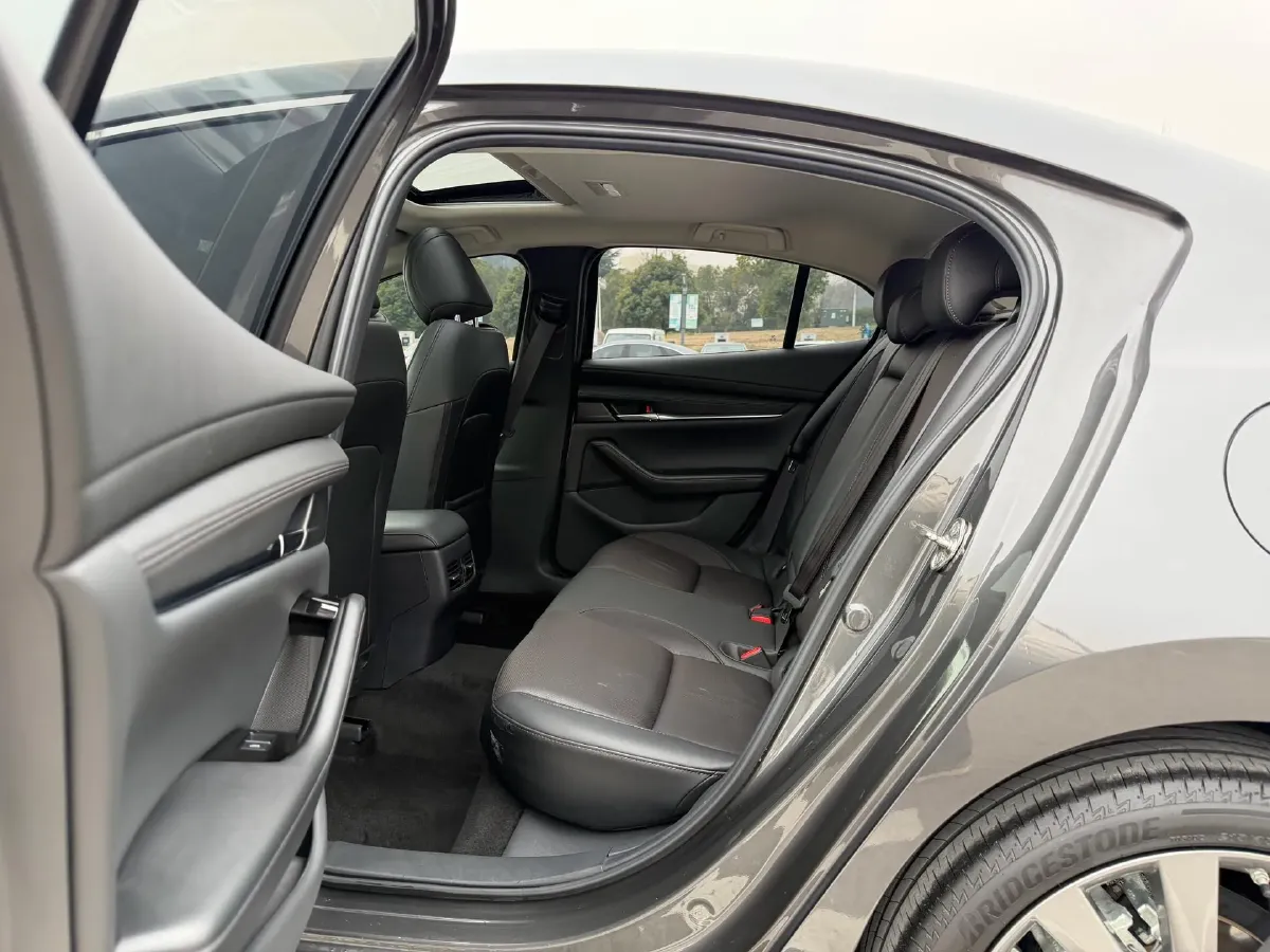 2021 Mazda 3 Axela 2.0L 158HP L4 6AT,autocango,china used car exporter,china ev exporter,chinese used car exporter,chinese used ev exporter